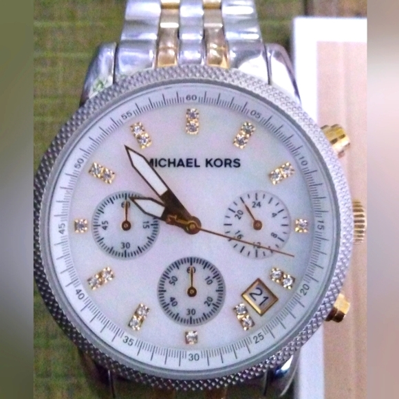 Michael Kors Women's Watch - Picture 1 of 3